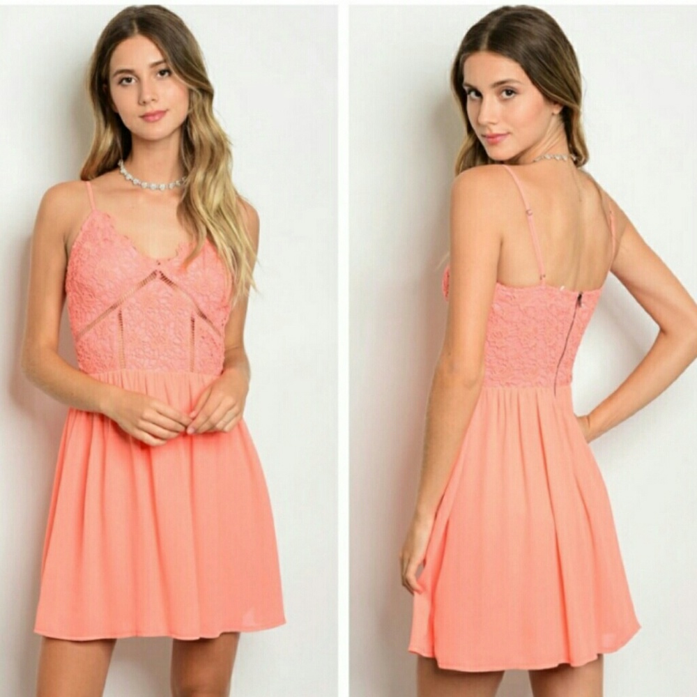 ⬇️2 LEFT⬇️CORAL LACE DRESS - Picture 2 of 8